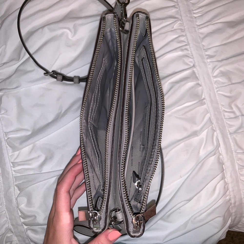 Michael kors cross body - Picture 6 of 6